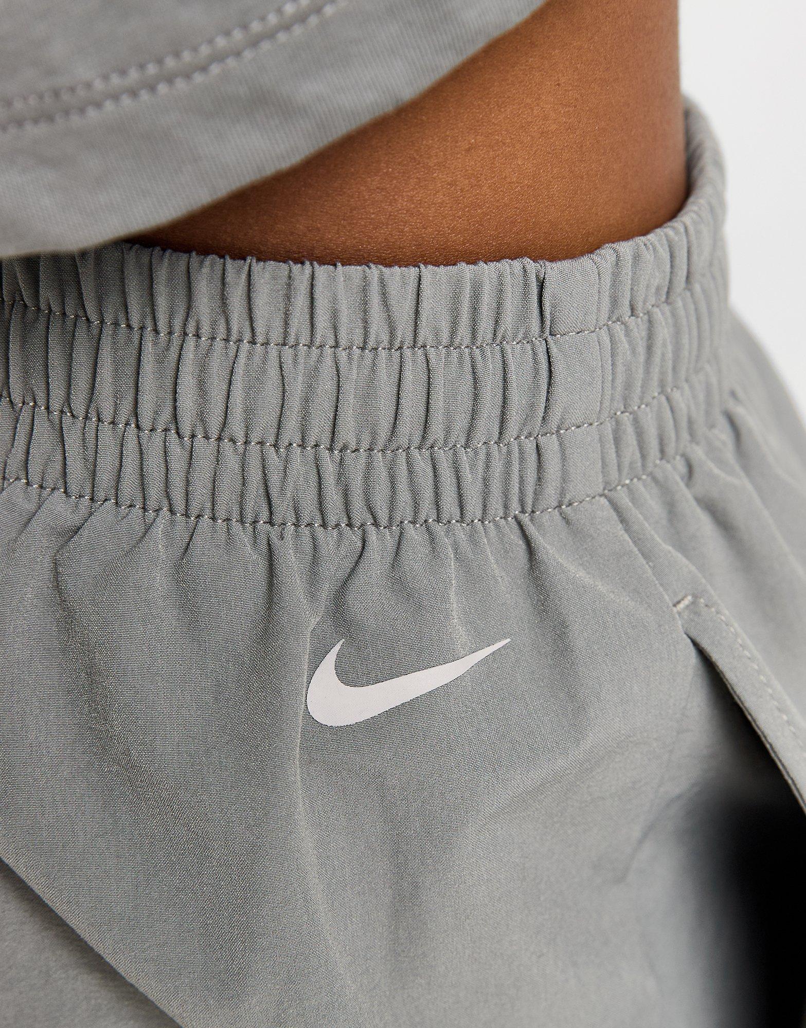 Női rövidnadrág NIKE RÖVIDNADRÁG W NSW WOVEN SHORT GLS HF5529-029 Szürke
