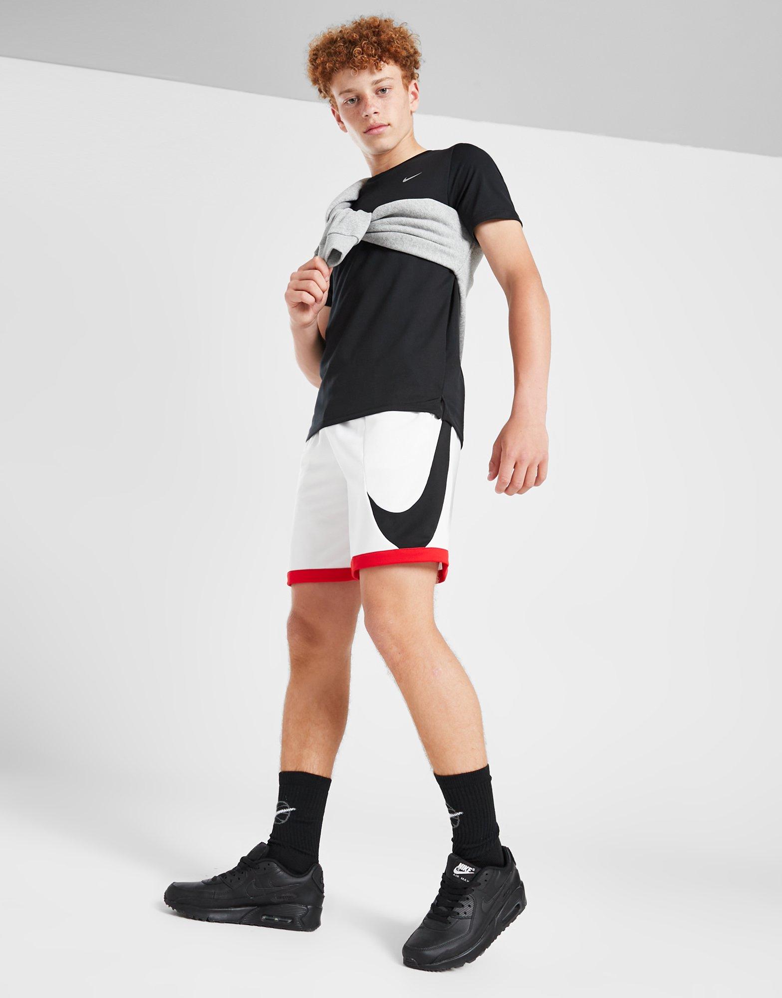 Gyerek rövidnadrág NIKE RÖVIDNADRÁG B NK DF MULTI+ SWOOSH SHORT B FV0269-100 Fehér