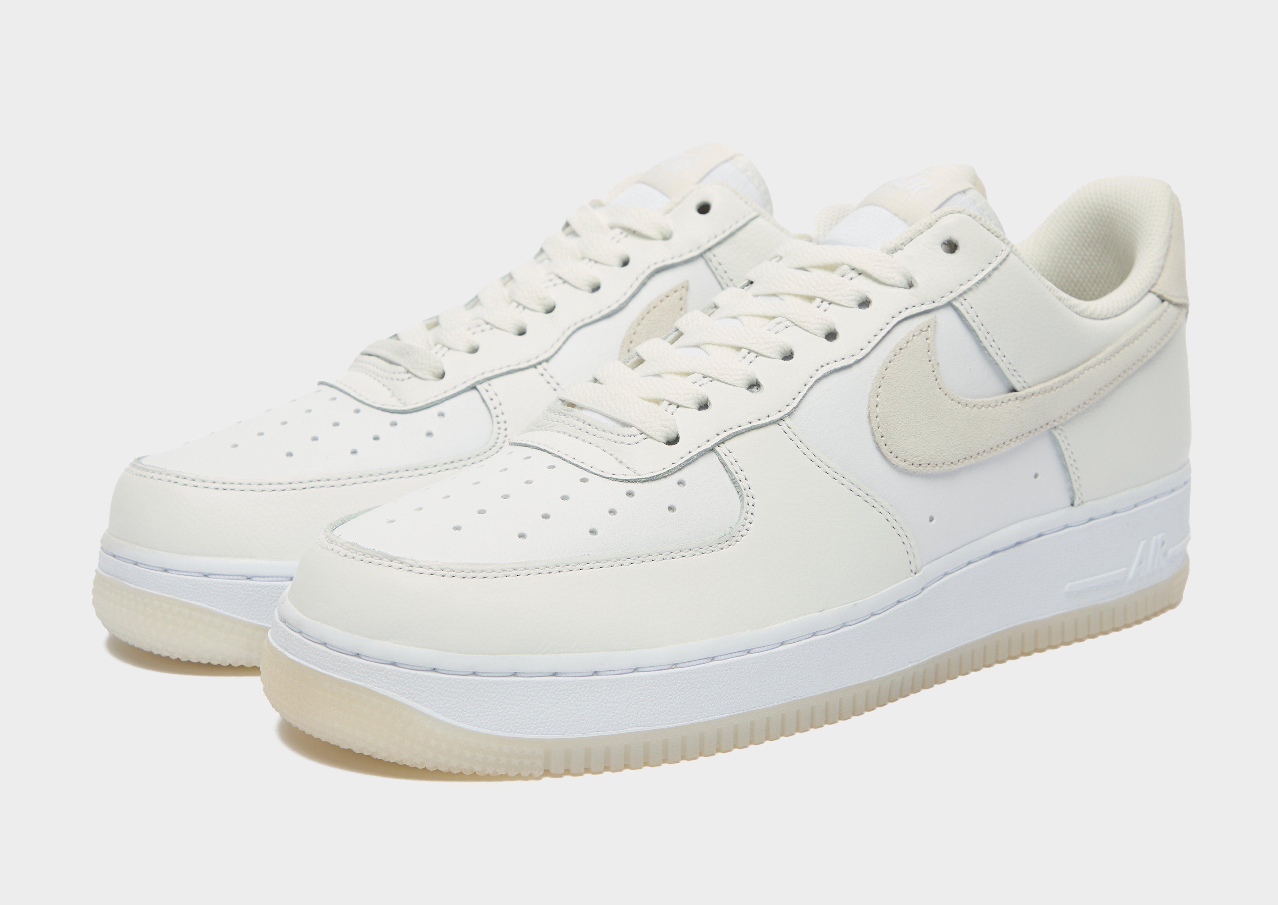 Мъжки маратонки NIKE AIR FORCE 1 '07 LV8  FN5832-100 Бял