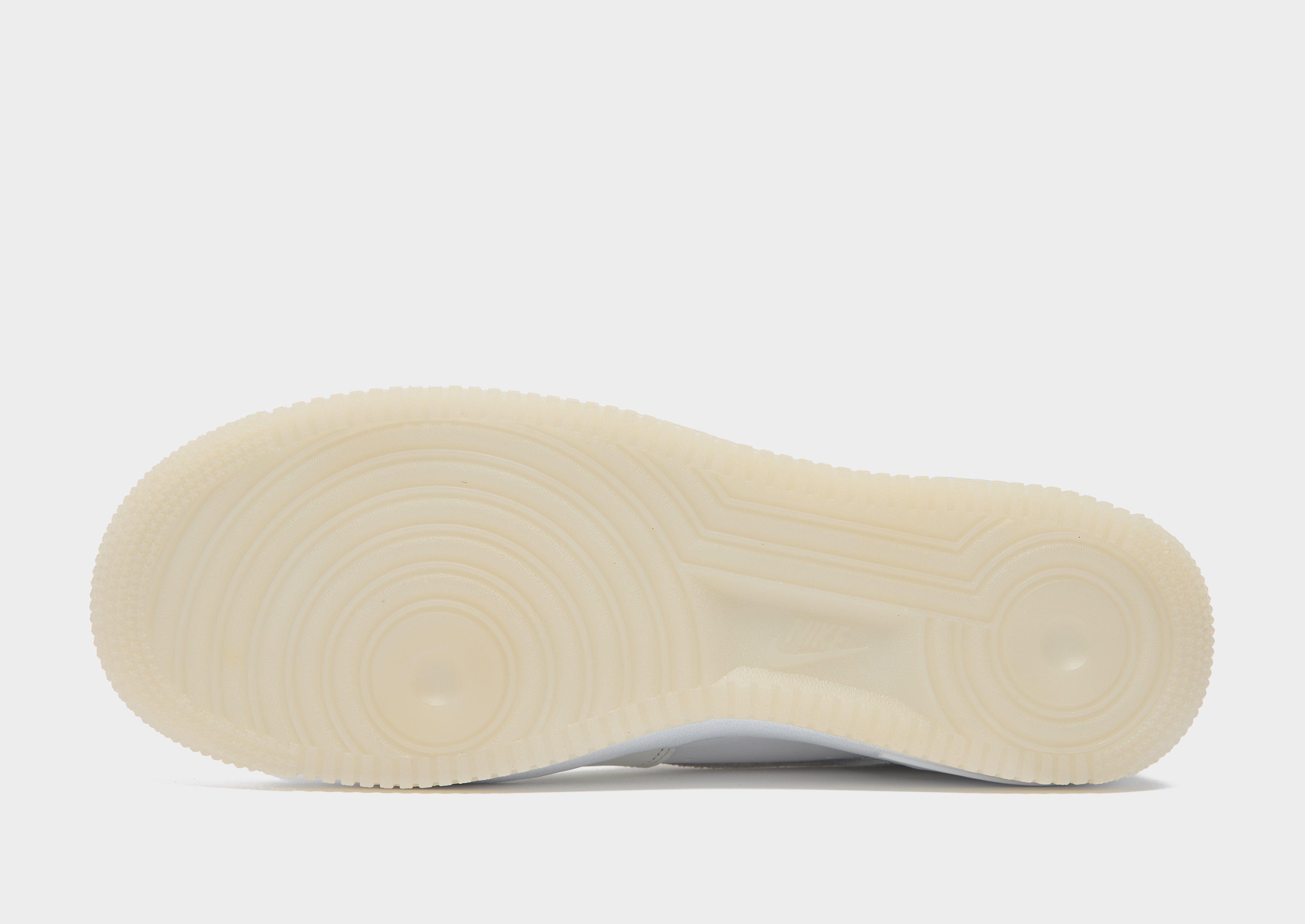 Мъжки маратонки NIKE AIR FORCE 1 '07 LV8  FN5832-100 Бял