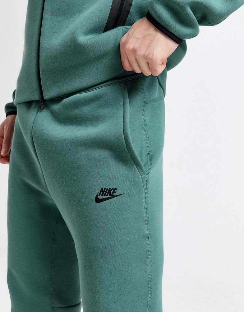 Pantaloni pentru bărbați NIKE PANTALONI  TECH FLEECE FB8002-361 Verde