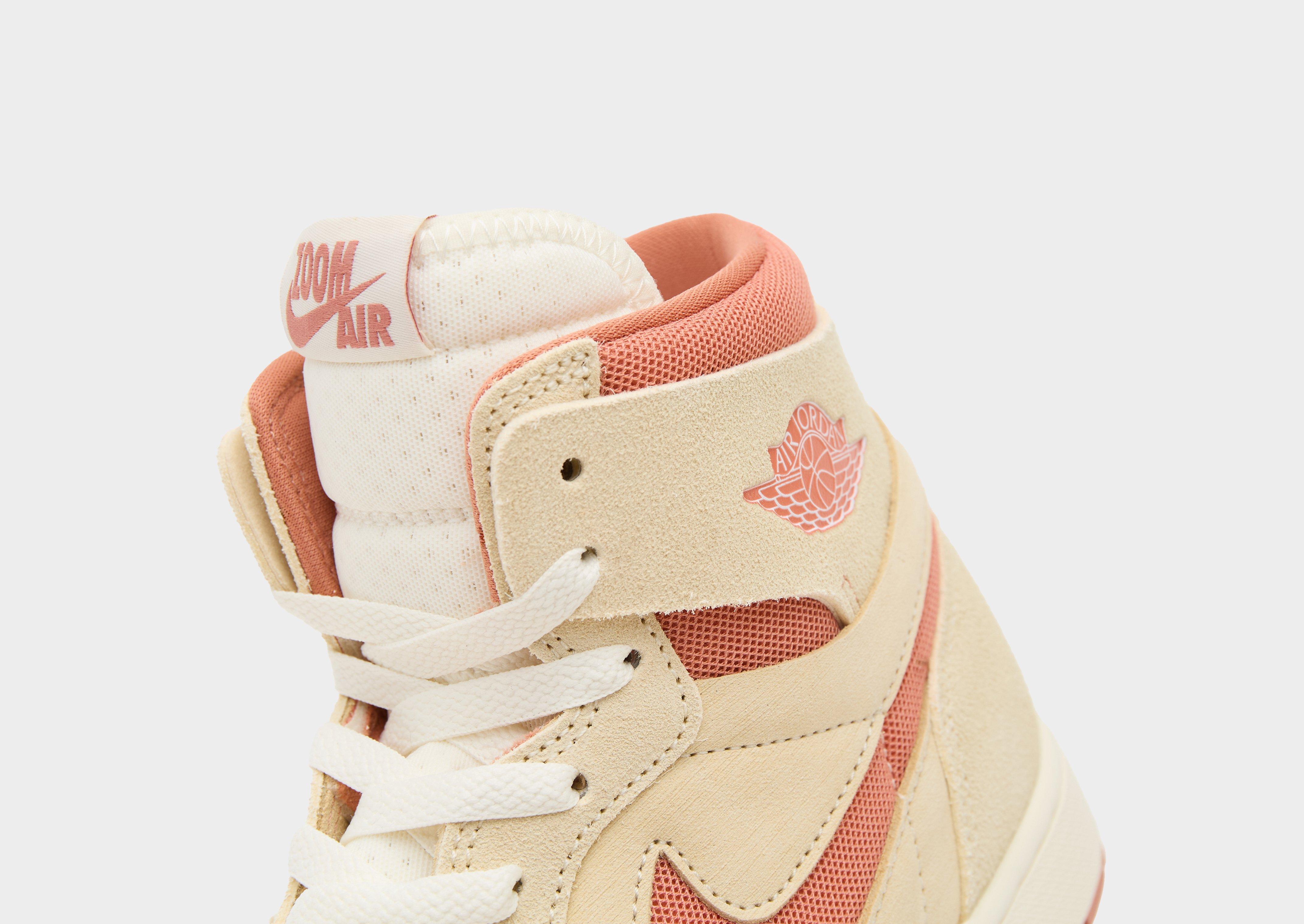 Adidași pentru bărbați AIR JORDAN 1 ZM AIR CMFT 2 DV1307-102 Bej