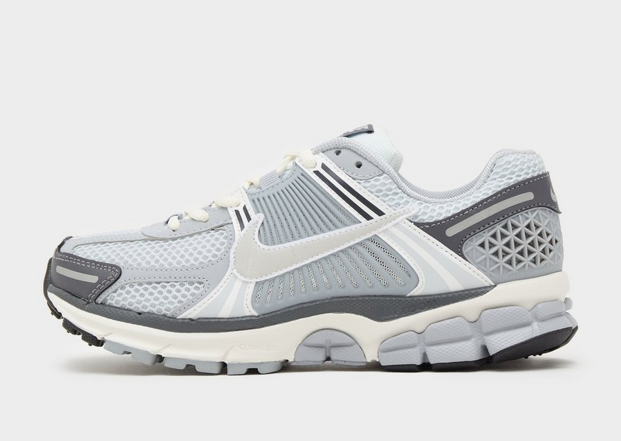 Kedai moterims NIKE W ZOOM VOMERO 5 GCEL FD9919-001 Pilka