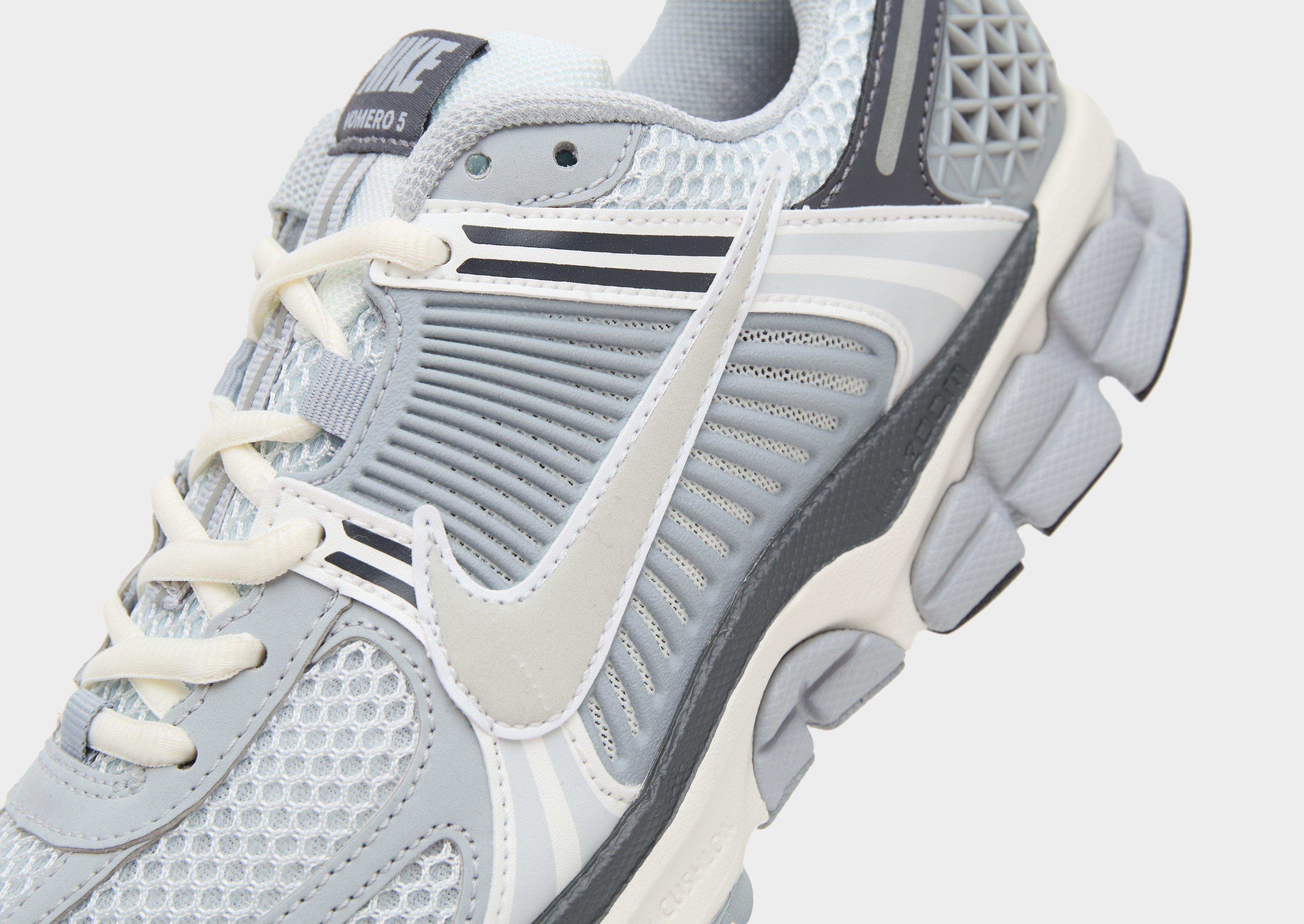 Buty sneakersy damskie NIKE W ZOOM VOMERO 5 GCEL FD9919-001 Szary