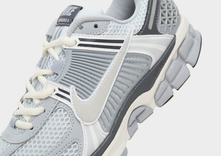 Kedai moterims NIKE W ZOOM VOMERO 5 GCEL FD9919-001 Pilka