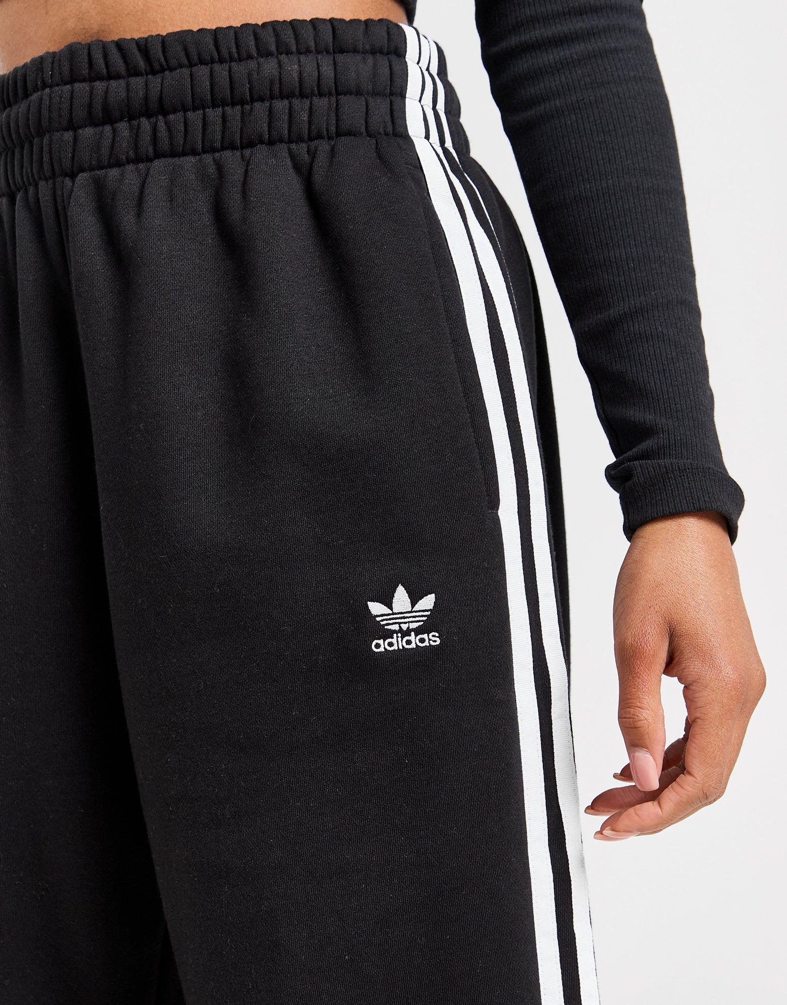 Női nadrág ADIDAS NADRÁG 3S WIDE JOGGERS IZ1876 Fekete