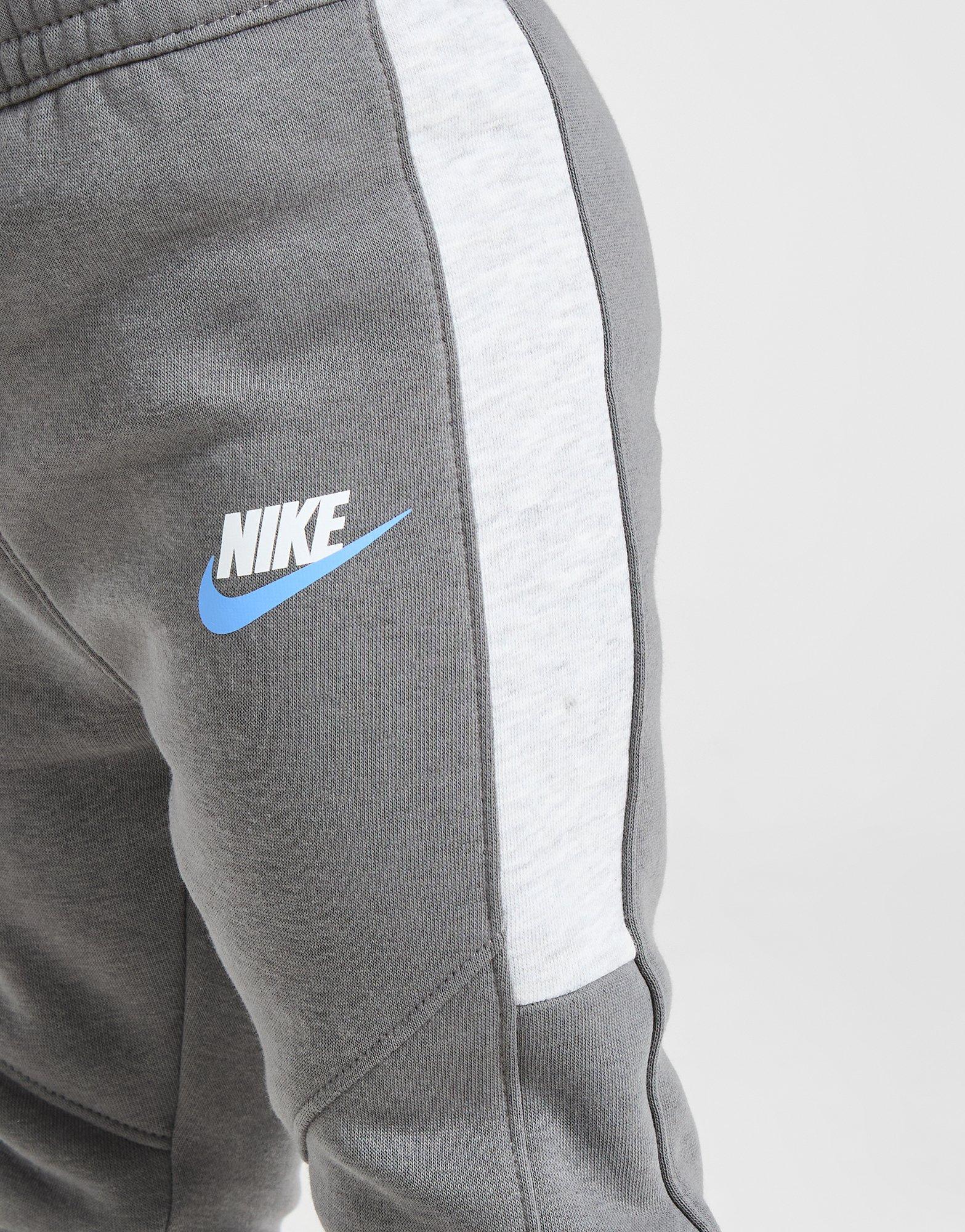 Trening pentru copii NIKE SET C/B FUTRA CRW ST GRY B 66M402-M19 Gri