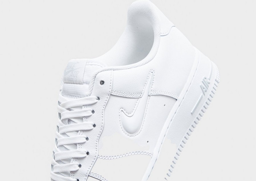 Férfi sneakers NIKE AIR FORCE 1 JEWEL JD HM0621-100 Fehér