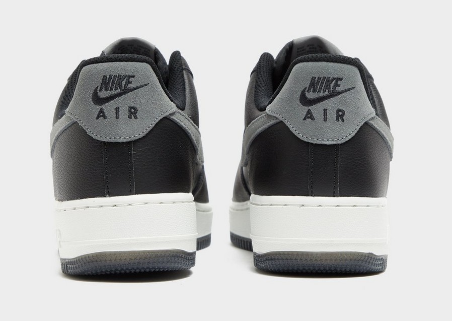 Чоловічі кросівки NIKE AIR FORCE 1 '07 LV8  FJ4170-004 Чорний