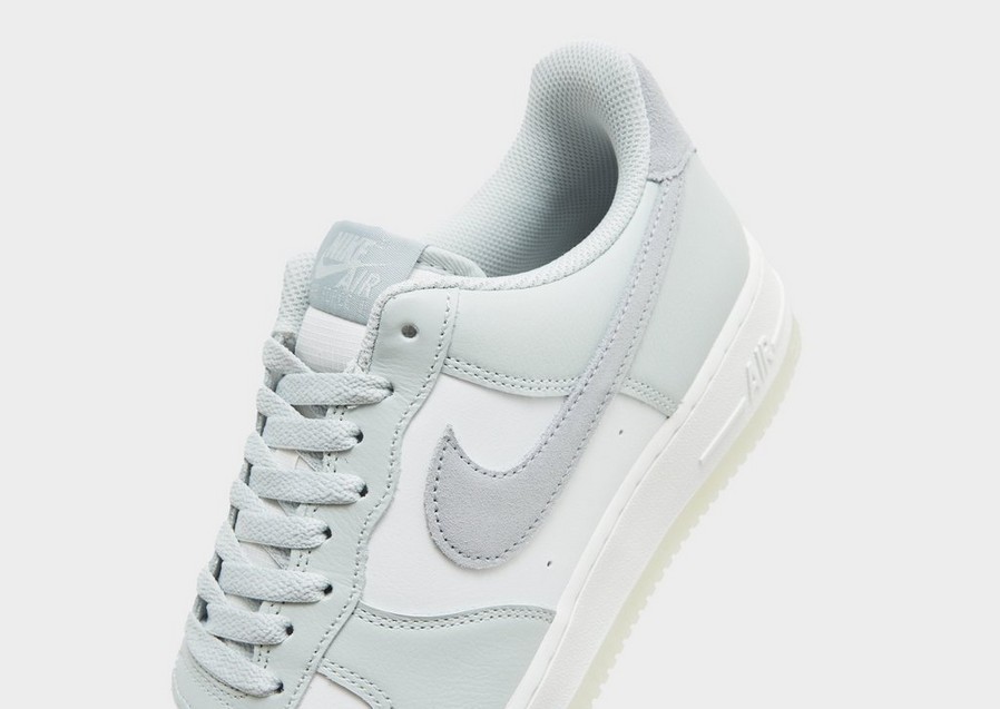 Adidași pentru bărbați NIKE AIR FORCE 1 '07 LV8  FJ4170-003 Gri
