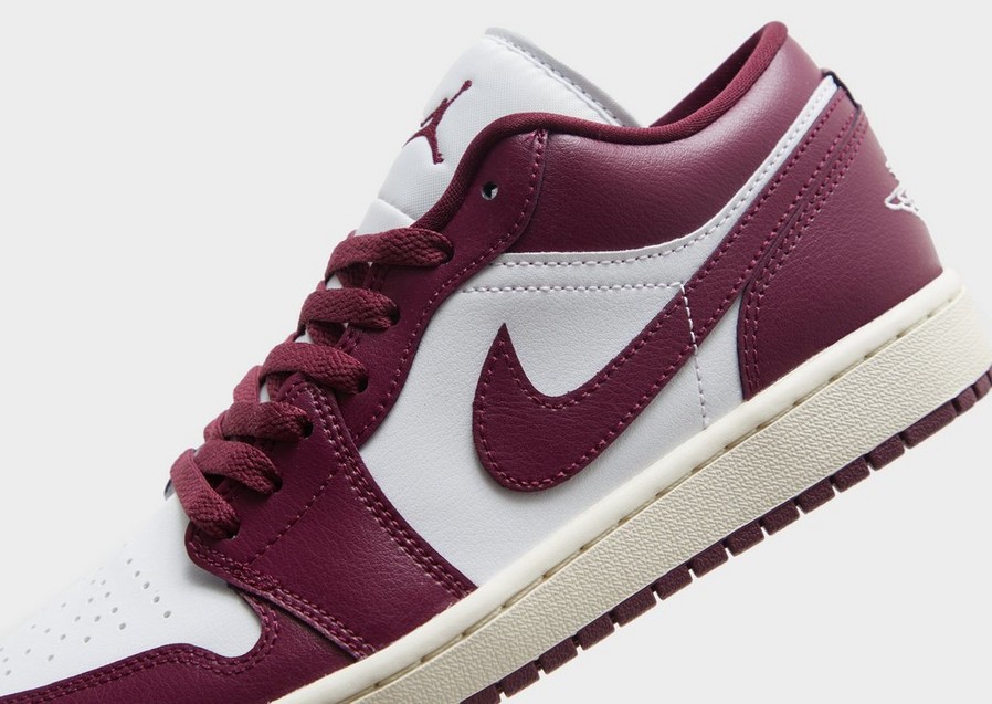 Жіночі кросівки AIR JORDAN 1 LOW  DC0774-161 Бордовий
