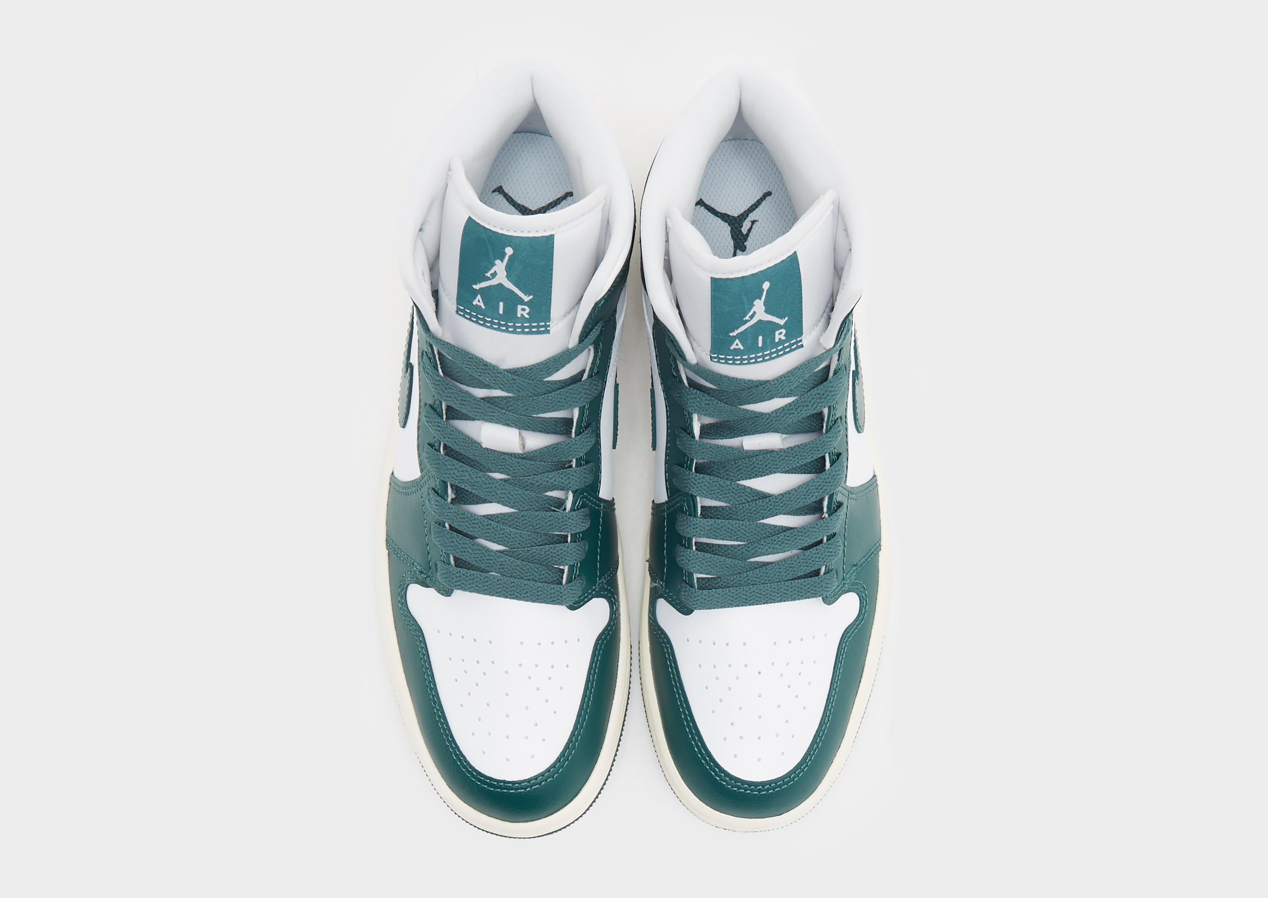 Дамски обувки AIR JORDAN 1 MID BQ6472-133 Бял