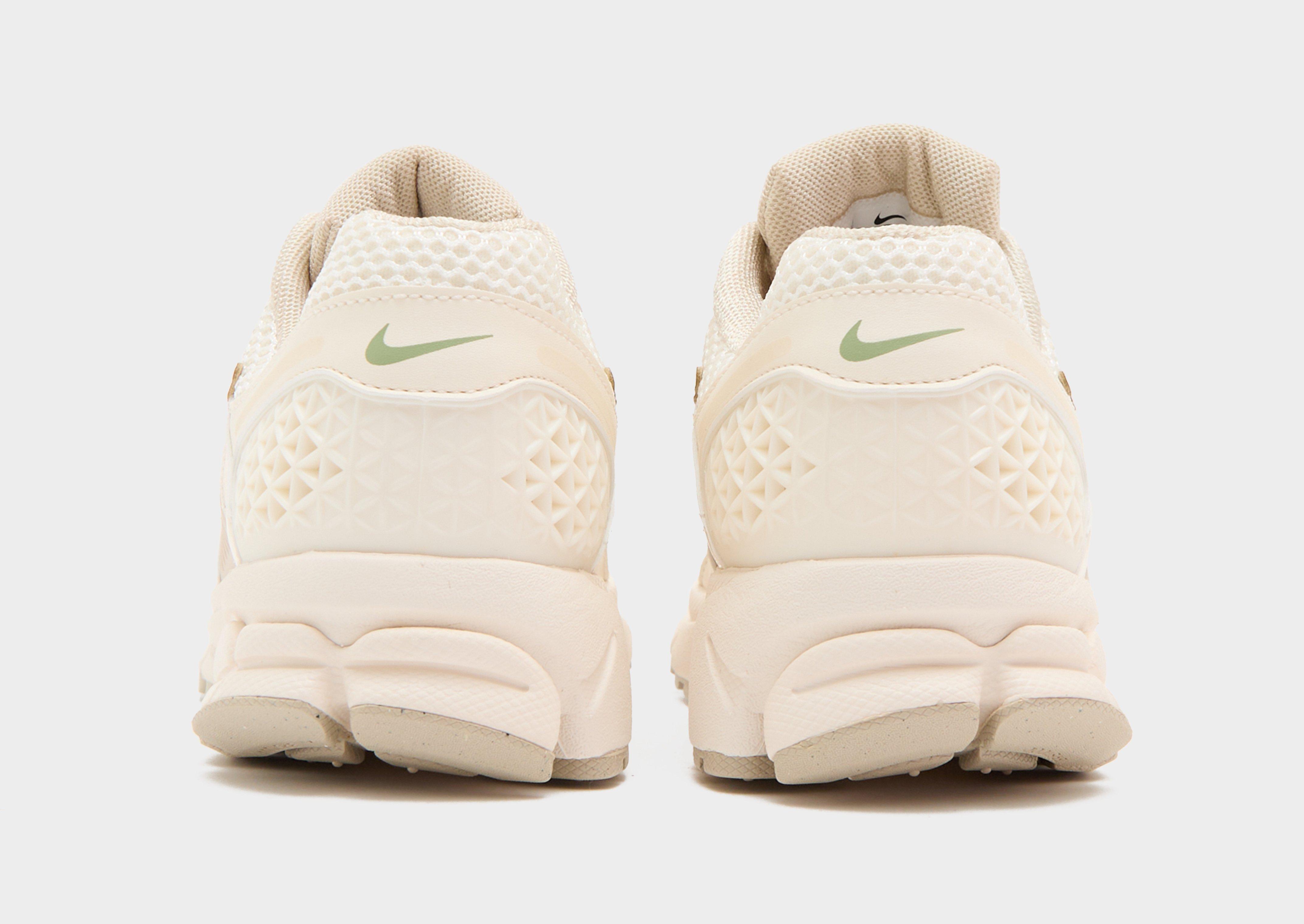 Kedai moterims NIKE W ZOOM VOMERO 5 GCEL GCEL FQ6868-111 Rusva