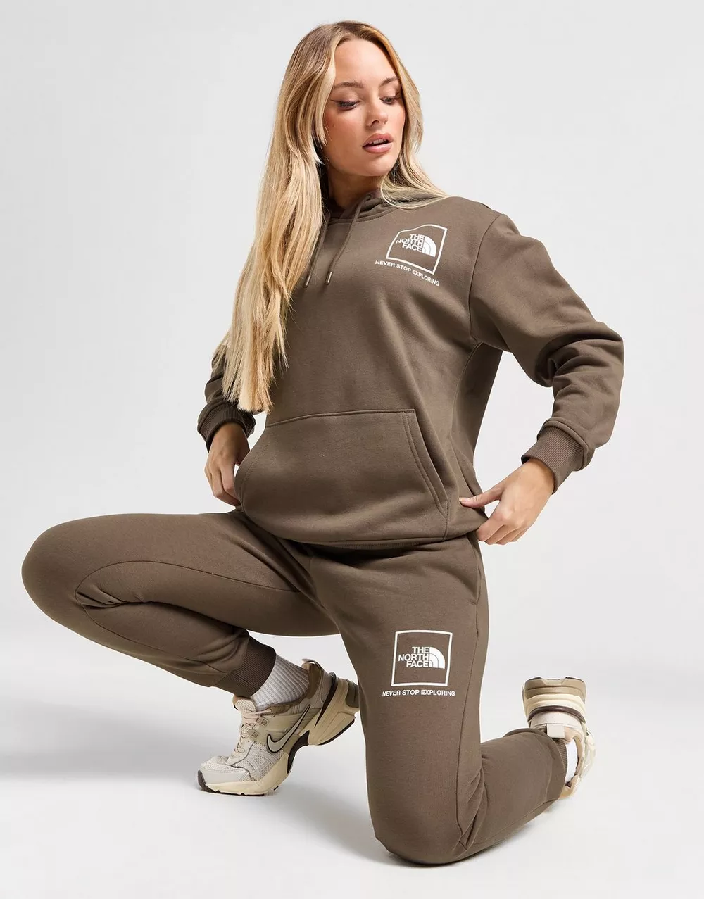 THE NORTH FACE ШТАНИ $OUTLINE JOGGER BRN/WH, фото 1 з 5
