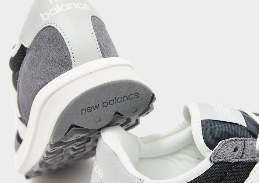 New Balance 370
