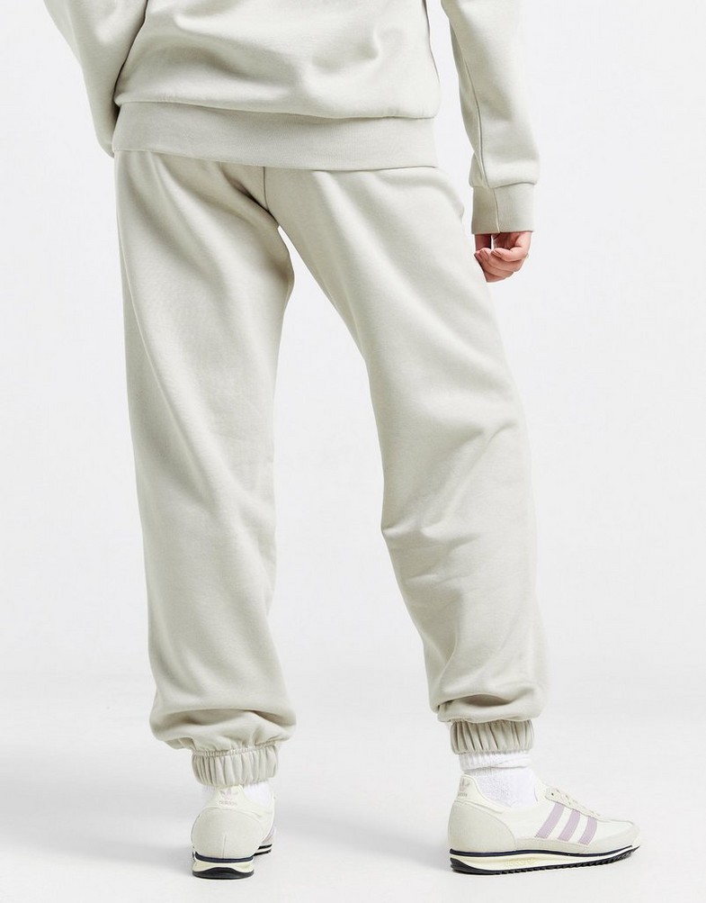 Pantaloni pentru femei ADIDAS PANTALONI  JOGGERS JI9909 Verde