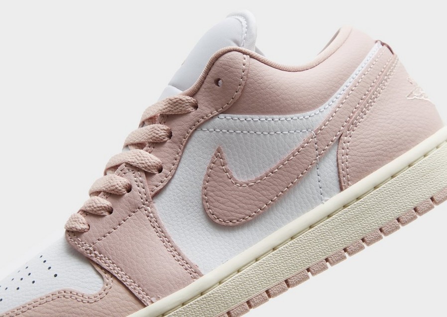 Дамски обувки AIR JORDAN 1 LOW  DC0774-162 Бял