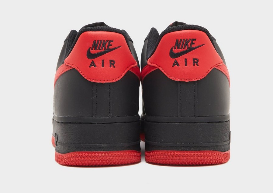 Чоловічі кросівки NIKE AIR FORCE 1 '07  FJ4146-002 Червоний