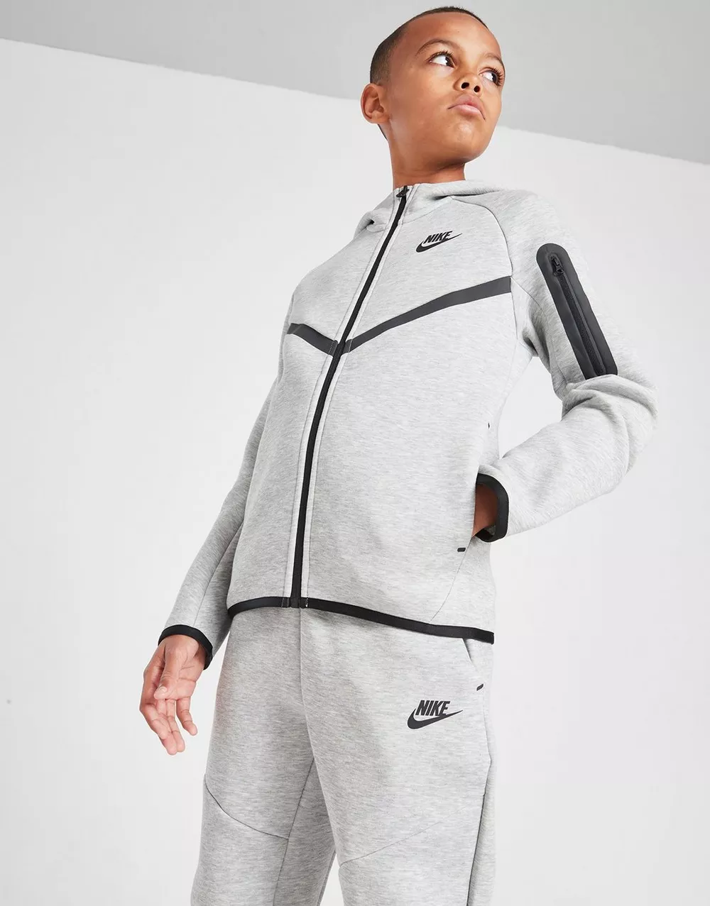 NIKE КОФТА НА БЛИСКАВЦІ З КАПЮШОНОМ   B NSW TCH FLC FZ B, фото 1 з 5