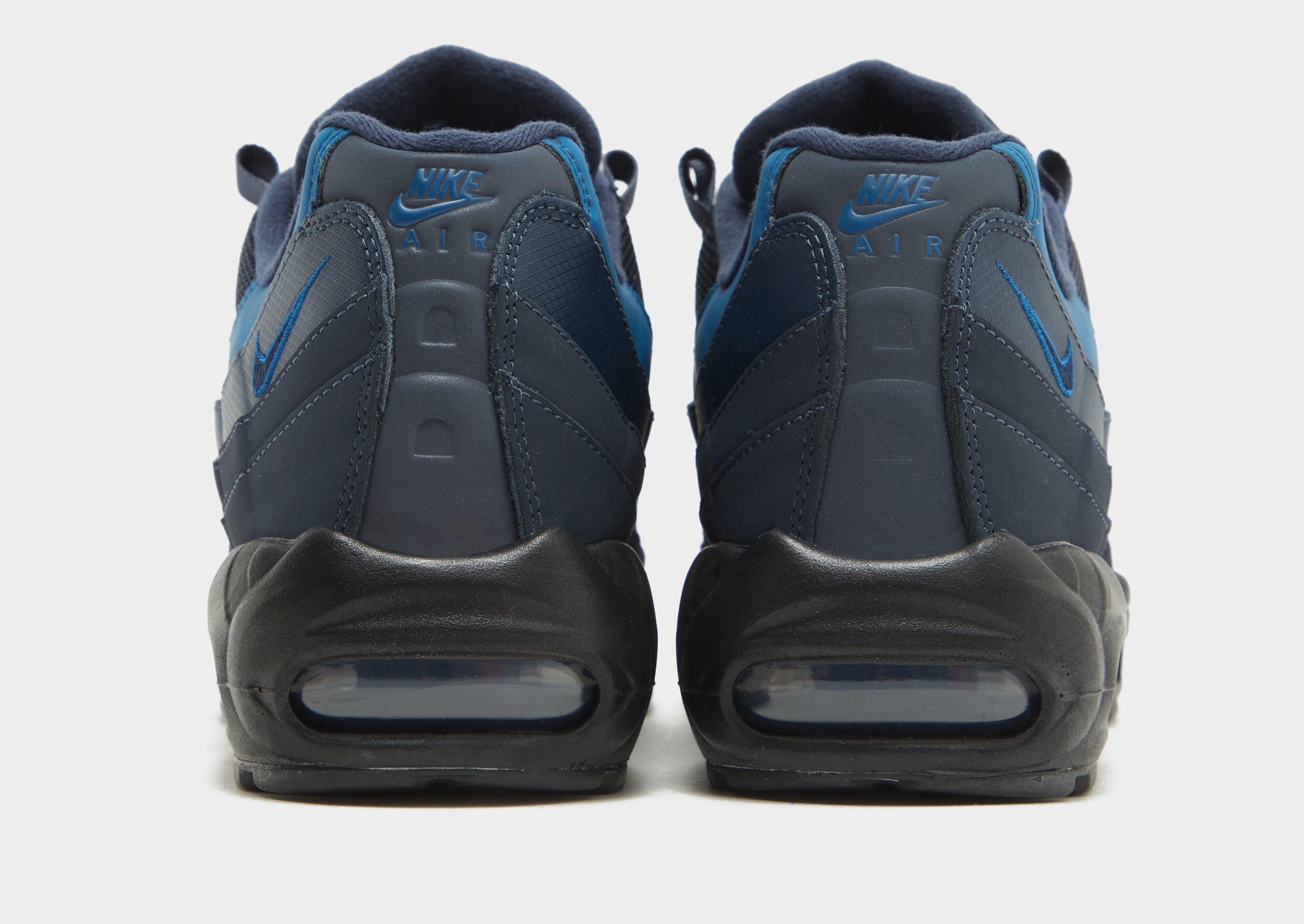 Adidași pentru bărbați NIKE AIR MAX 95 ESSENTIAL HQ3825-001 Negru