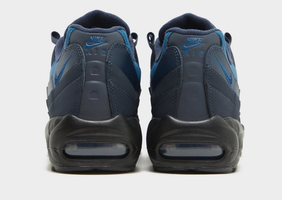 Чоловічі кросівки NIKE AIR MAX 95 ESSENTIAL HQ3825-001 Чорний