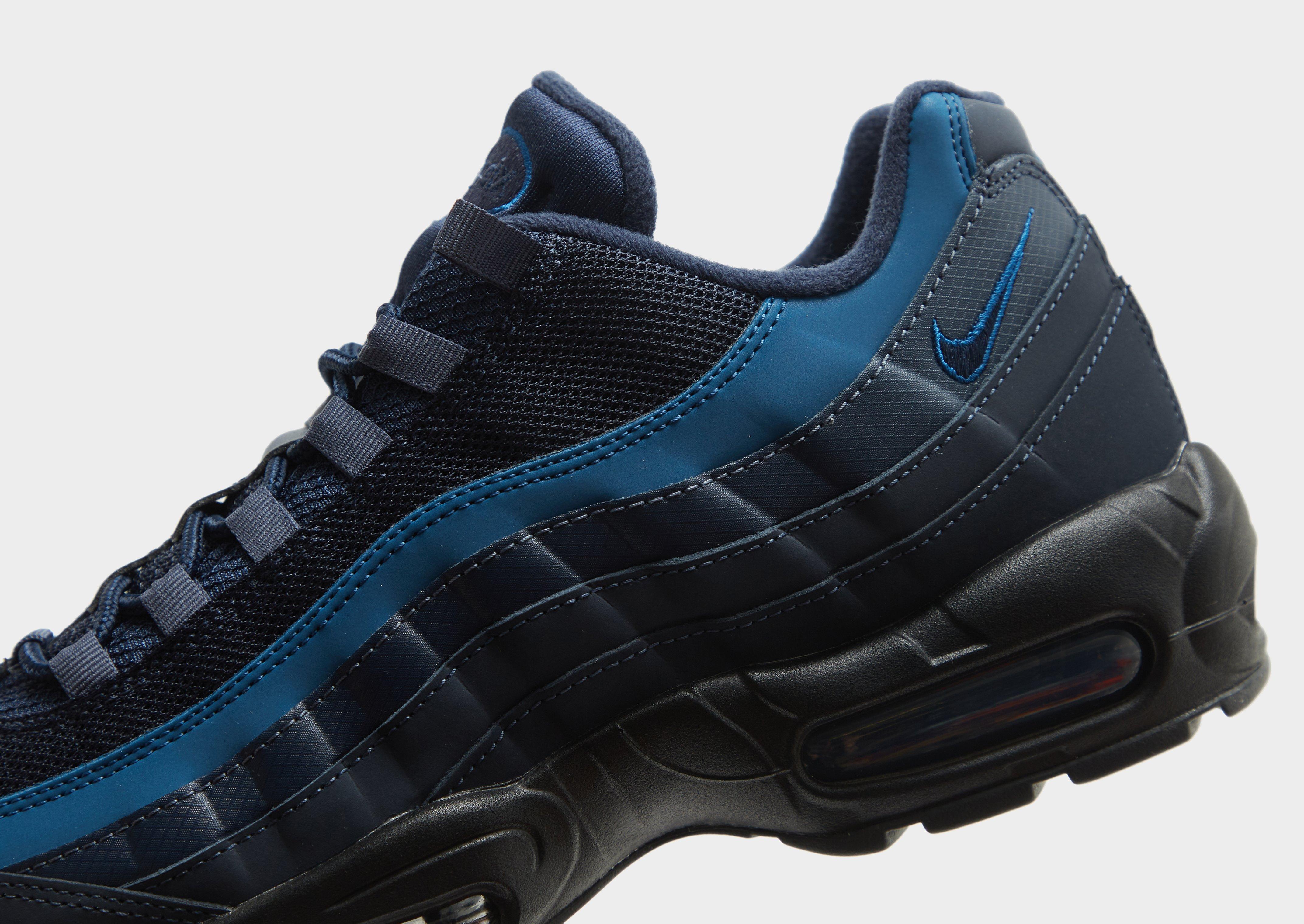 Adidași pentru bărbați NIKE AIR MAX 95 ESSENTIAL HQ3825-001 Negru