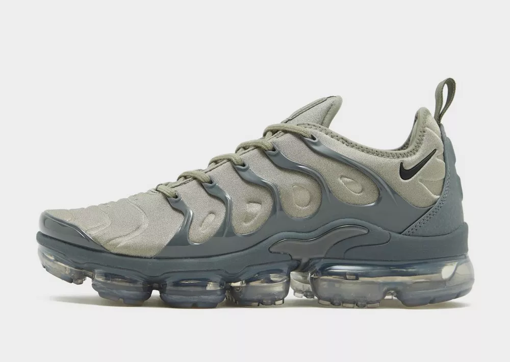 NIKE AIR VAPORMAX PLUS, фото 1 з 6