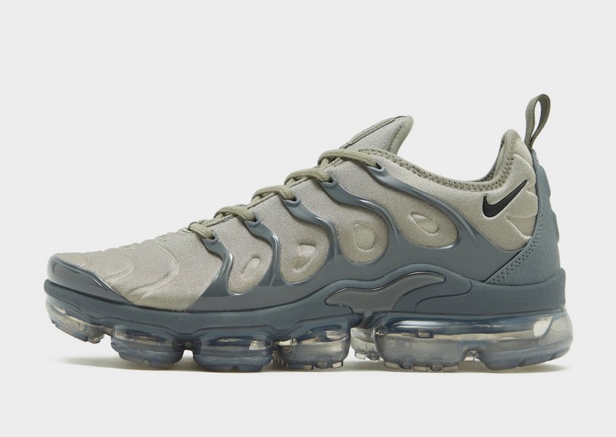 Чоловічі кросівки NIKE AIR VAPORMAX PLUS AT5681-001 Зелений