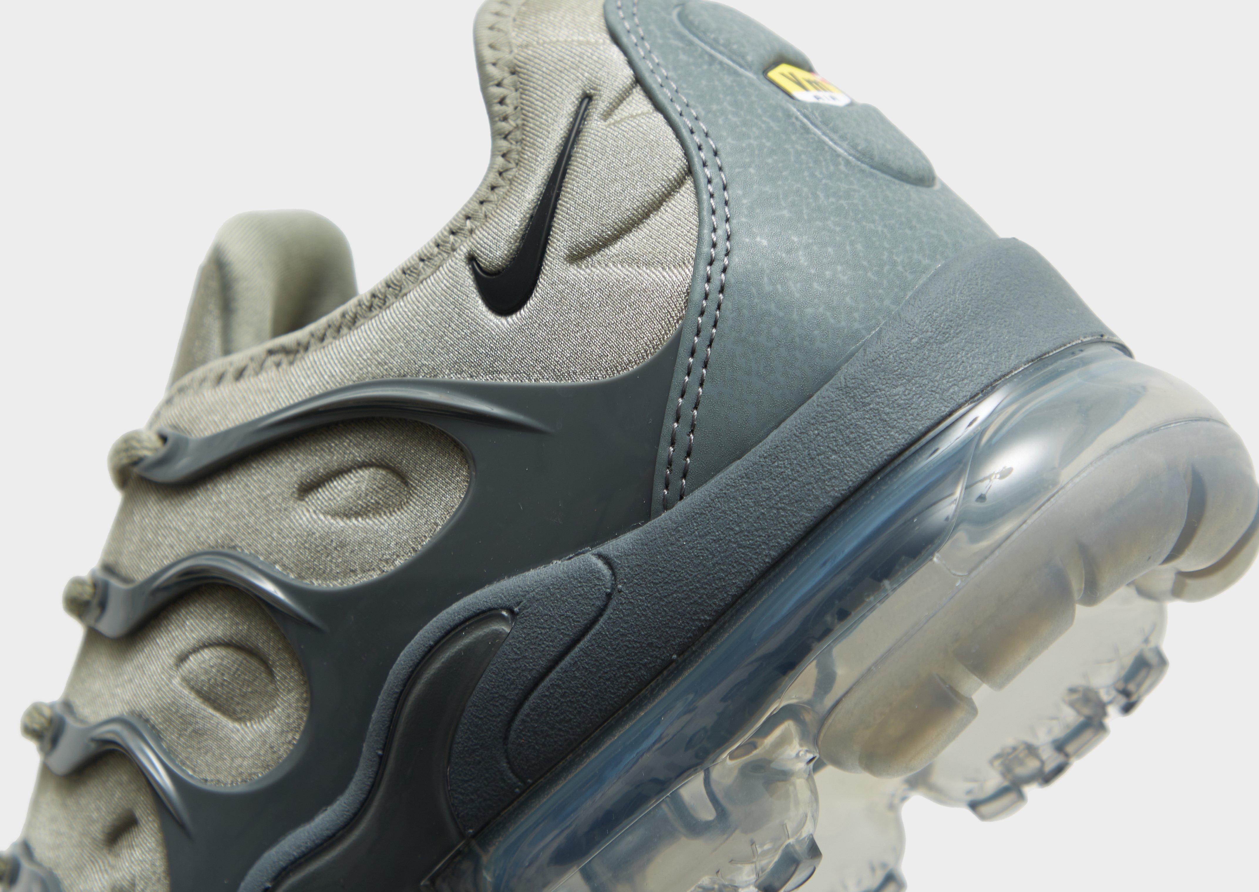 Adidași pentru bărbați NIKE AIR VAPORMAX PLUS AT5681-001 Verde