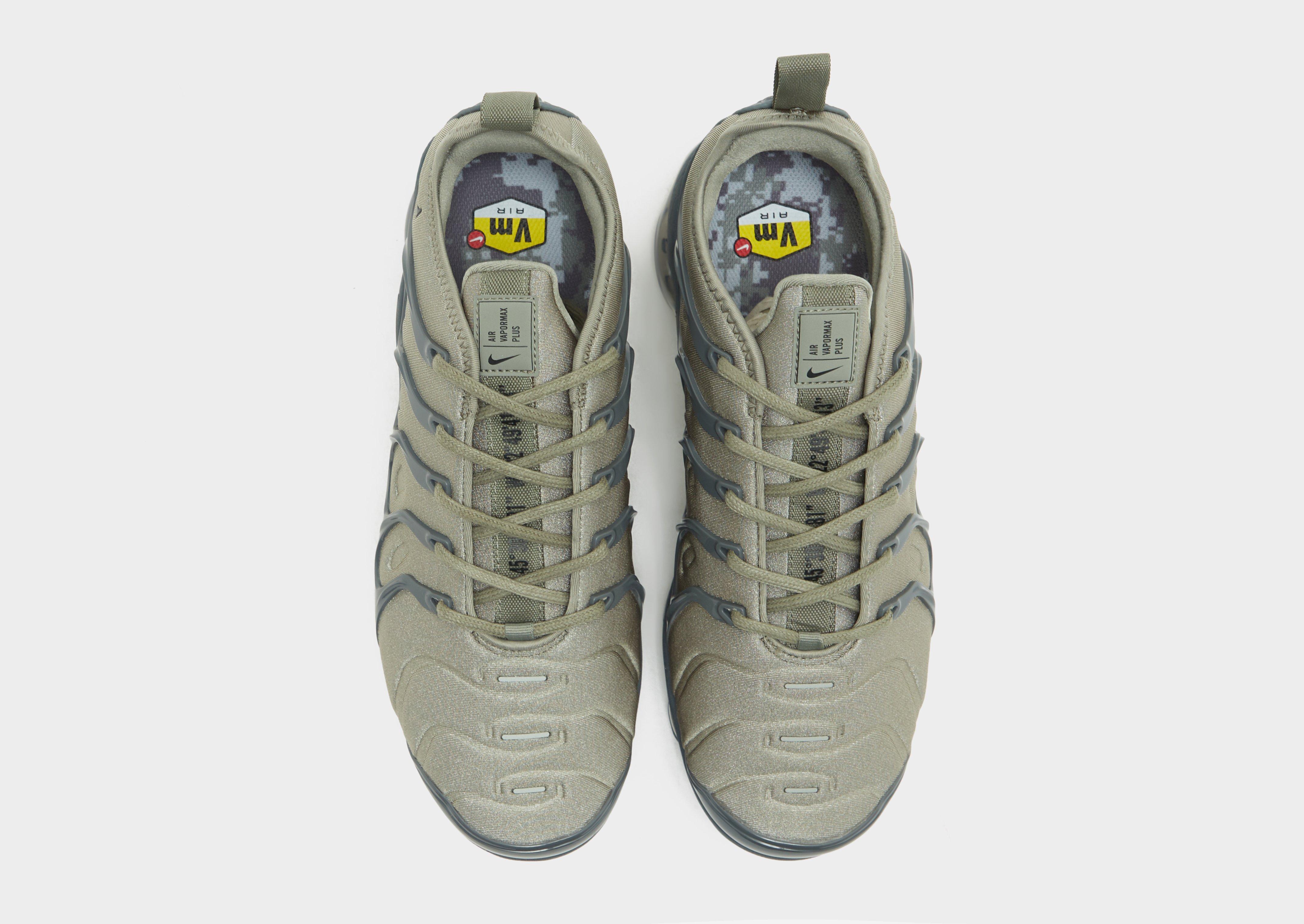 Adidași pentru bărbați NIKE AIR VAPORMAX PLUS AT5681-001 Verde