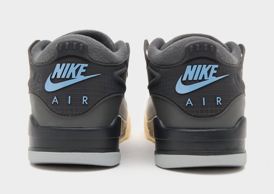 Adidași pentru bărbați AIR JORDAN 4 RM FQ7939-002 Gri