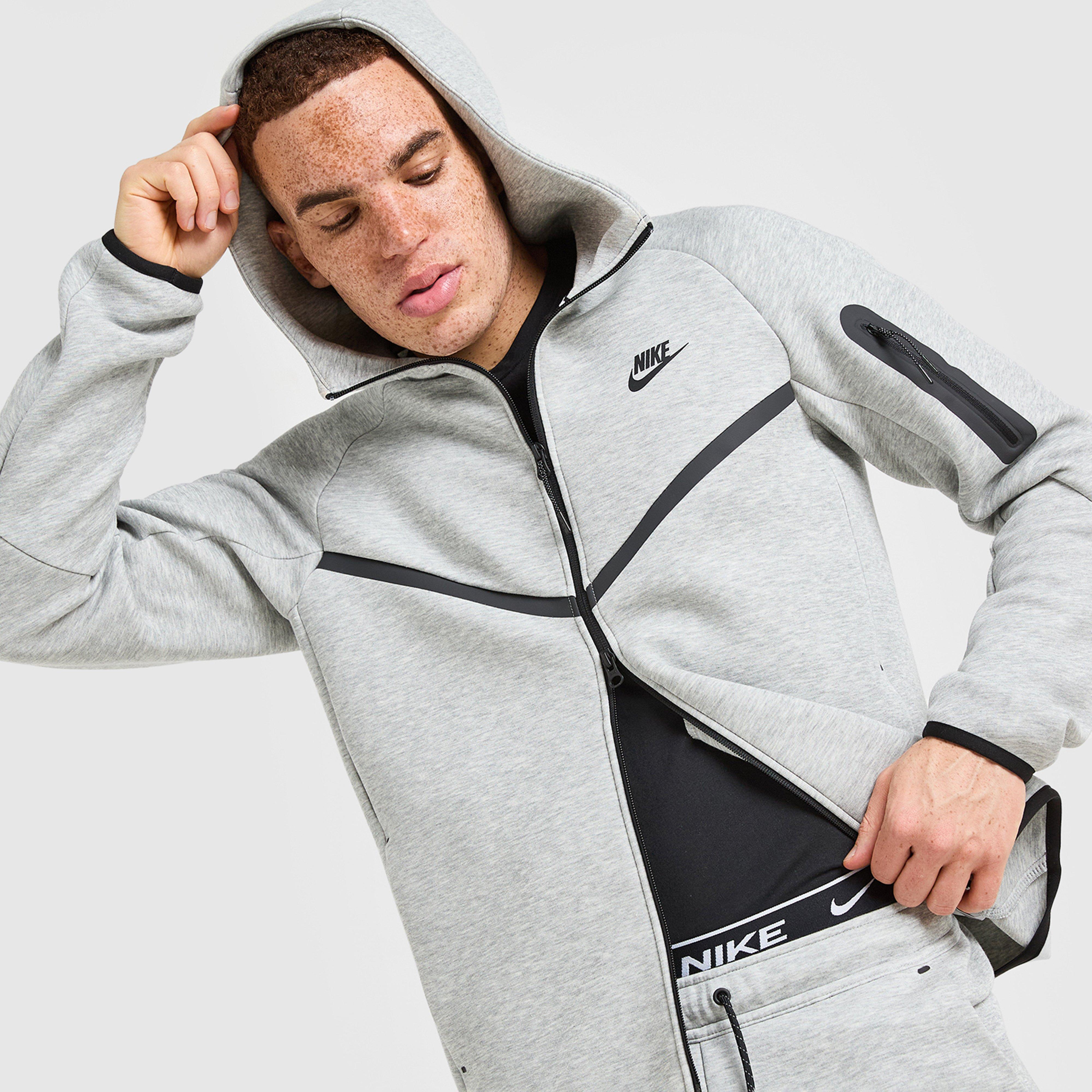 Férfi pulóverek NIKE PULÓVER KAPUCNIS M NK TCH FLC FZ WR HOODIE