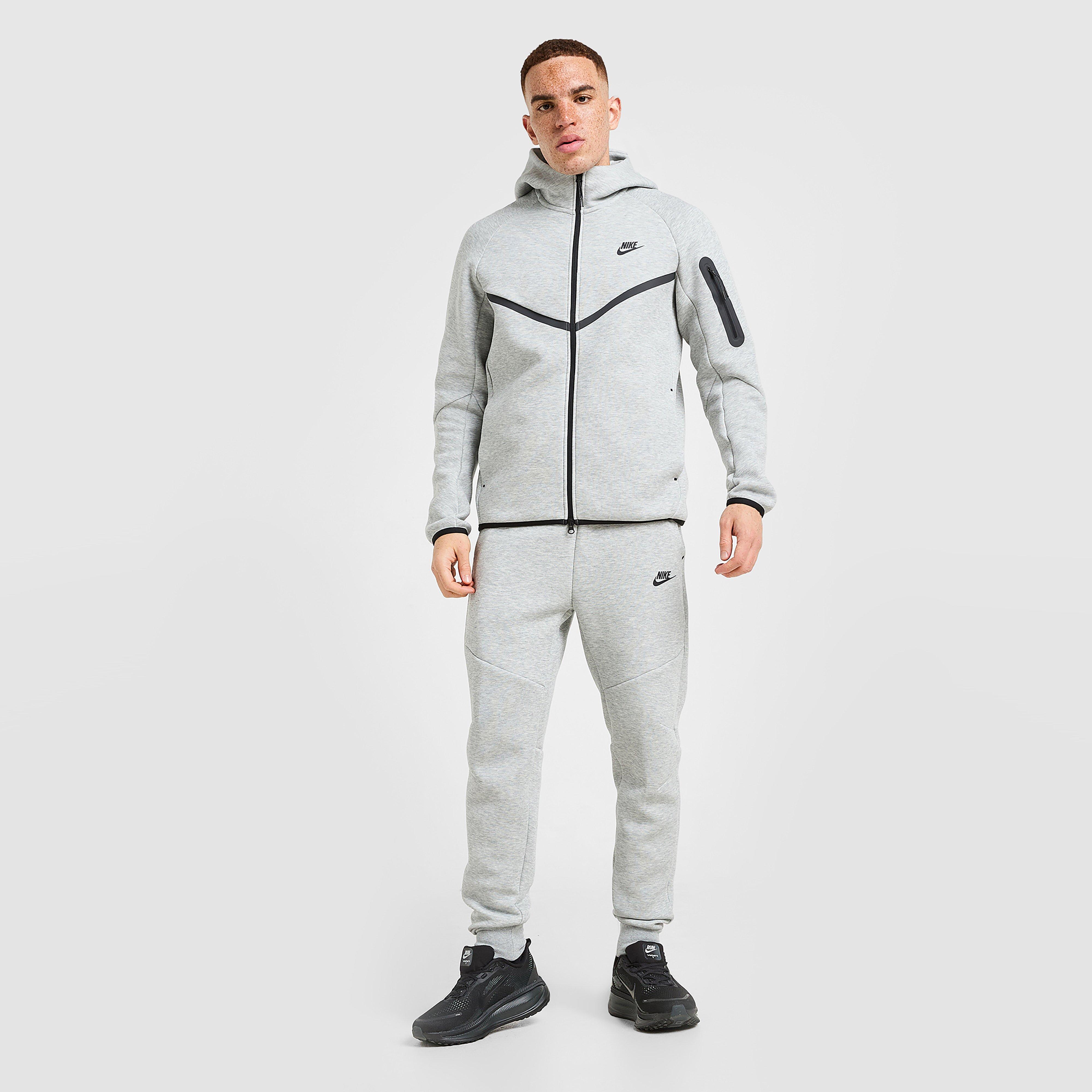 Férfi pulóverek NIKE PULÓVER KAPUCNIS M NK TCH FLC FZ WR HOODIE