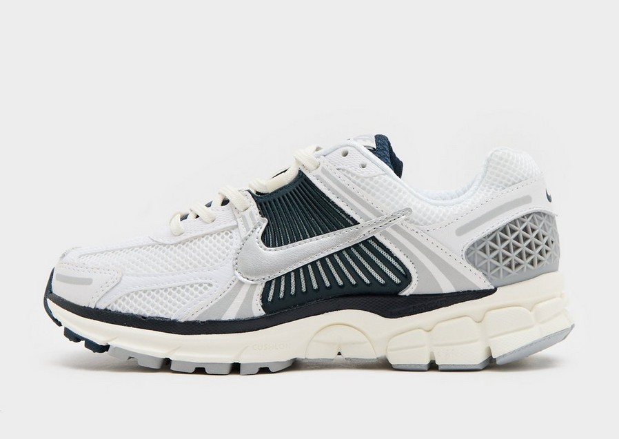 Adidași de damă NIKE W NIKE ZOOM VOMERO 5 JD HV2412-100 Alb