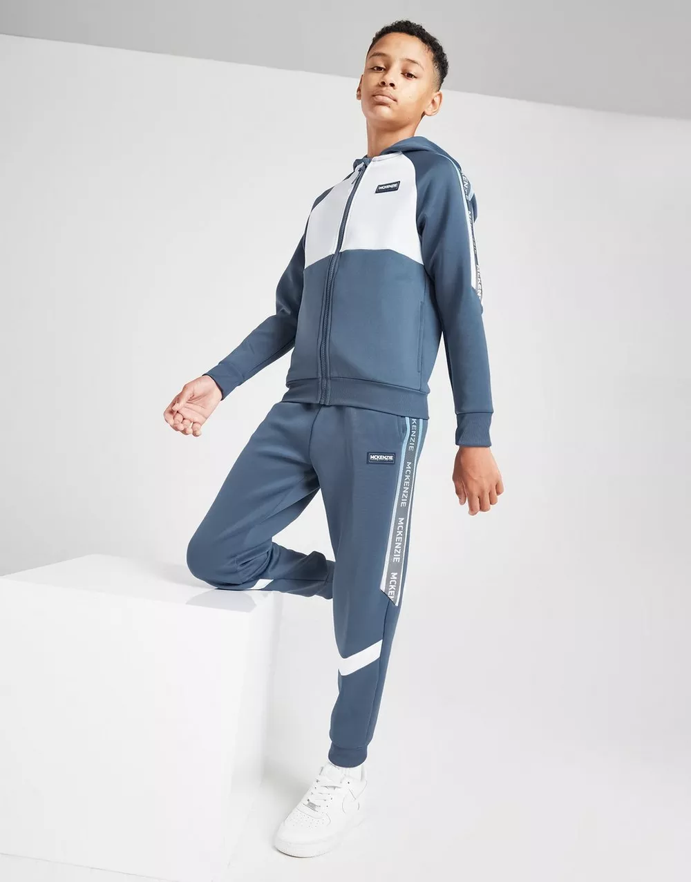 MCKENZIE КОФТА НА БЛИСКАВЦІ   З КАПЮШОНОМ GLINT PLY FZ, фото 1 з 5