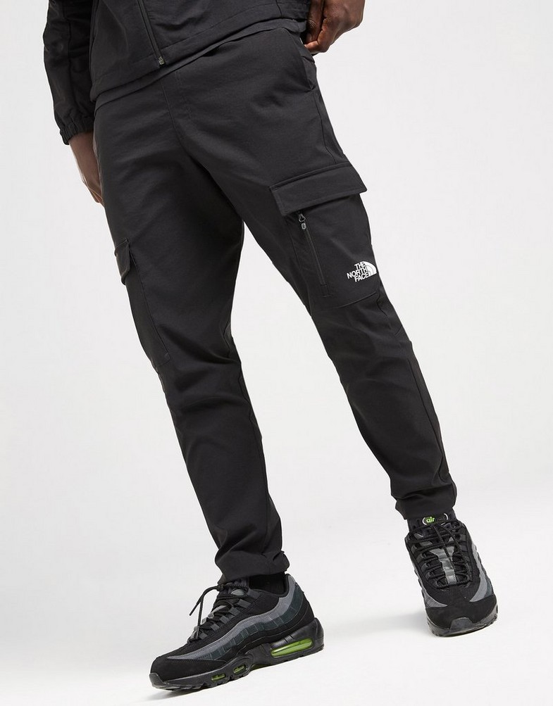 Pantaloni pentru bărbați THE NORTH FACE PANTALONI  TRISHUL CRG PNT BLK NF0A8CCKJK31 Negru