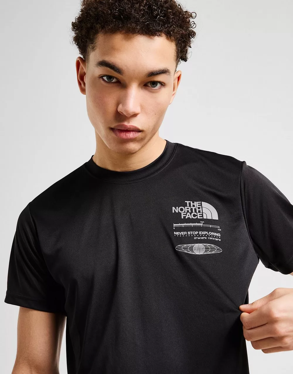 THE NORTH FACE ФУТБОЛКА GFX PERF T BLK/REF, фото 1 з 4