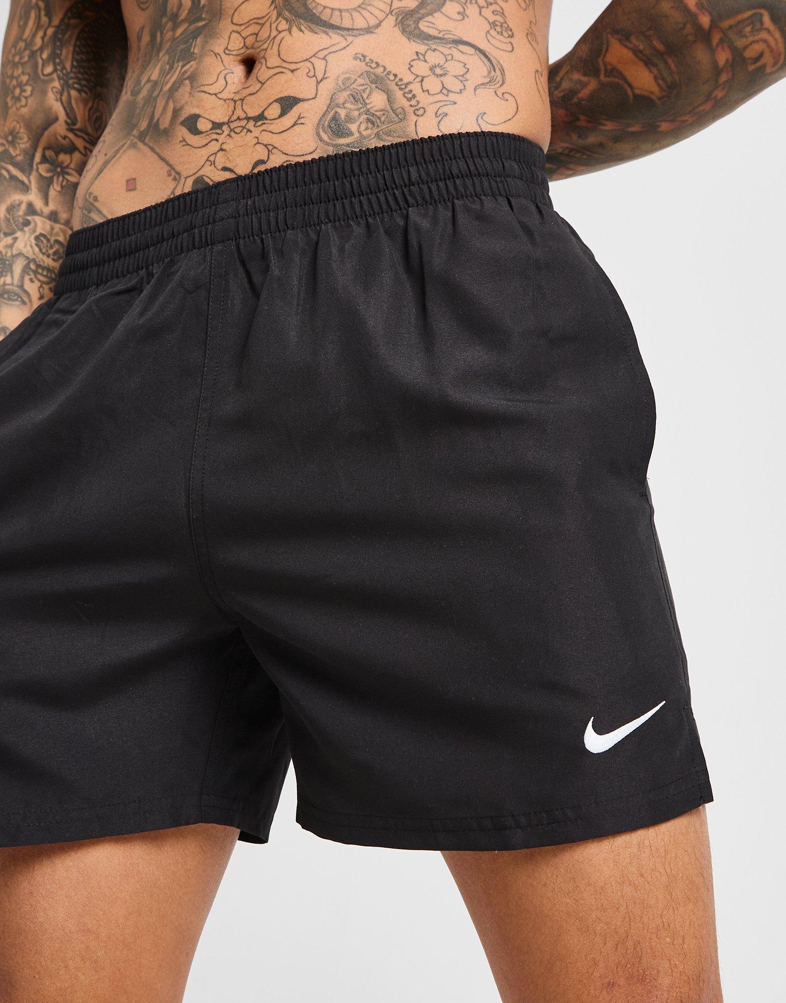 Férfi rövidnadrág NIKE SWIM RÖVIDNADRÁG NIKE ESSENTIAL 5" NESSF560-001 Fekete