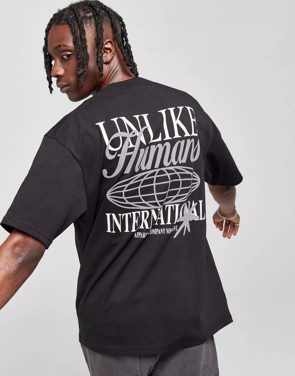 UNLIKE HUMANS ФУТБОЛКА GLOBAL TEE BLK-BLK ФУТБОЛКА, фото 1 з 5