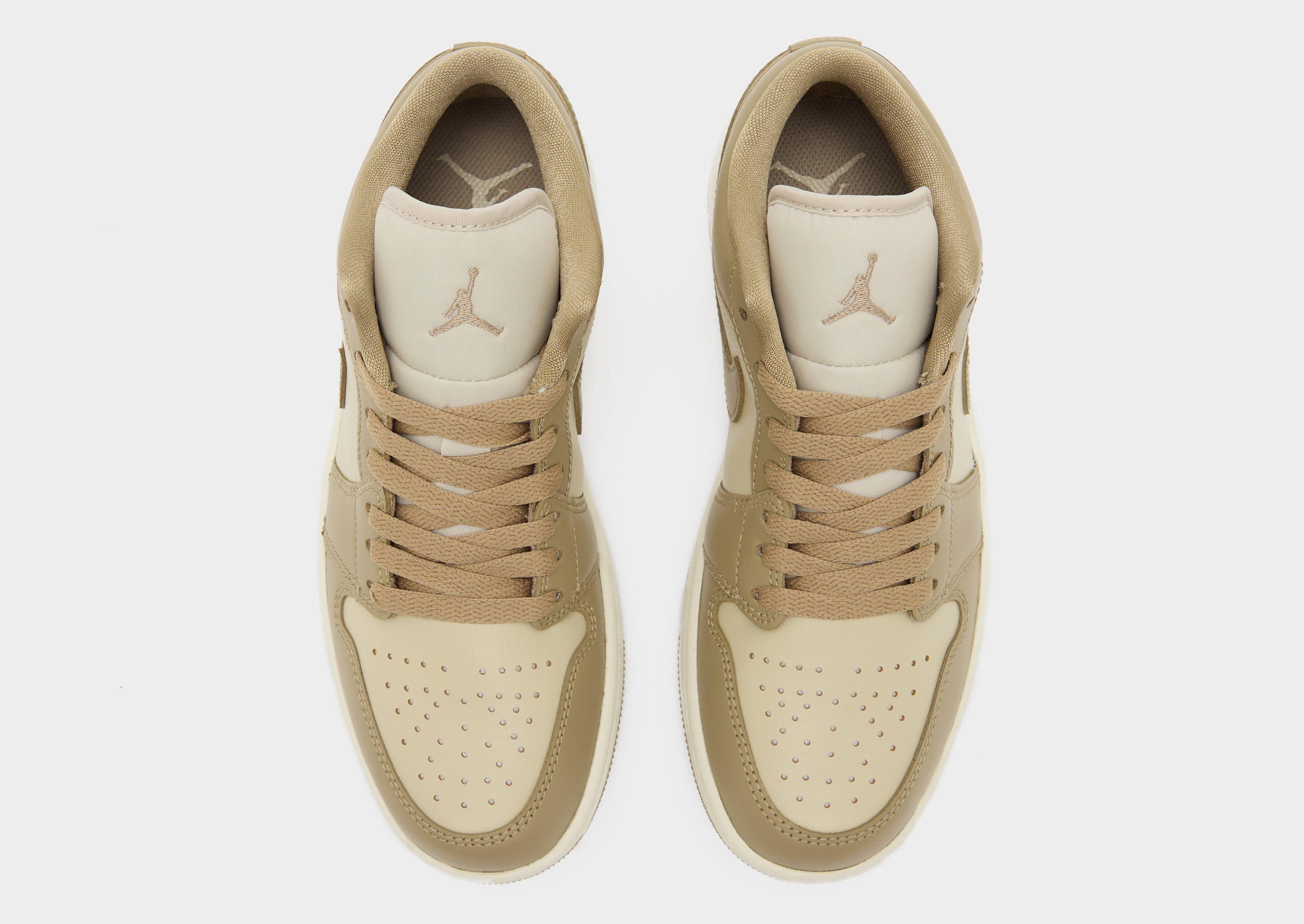 Adidași de damă JORDAN AIR 1 LOW  DC0774-203 Bej