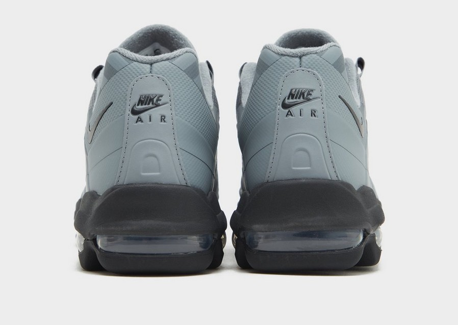 Чоловічі кросівки NIKE AIR MAX 95 UL  HV6064-001 Сірий