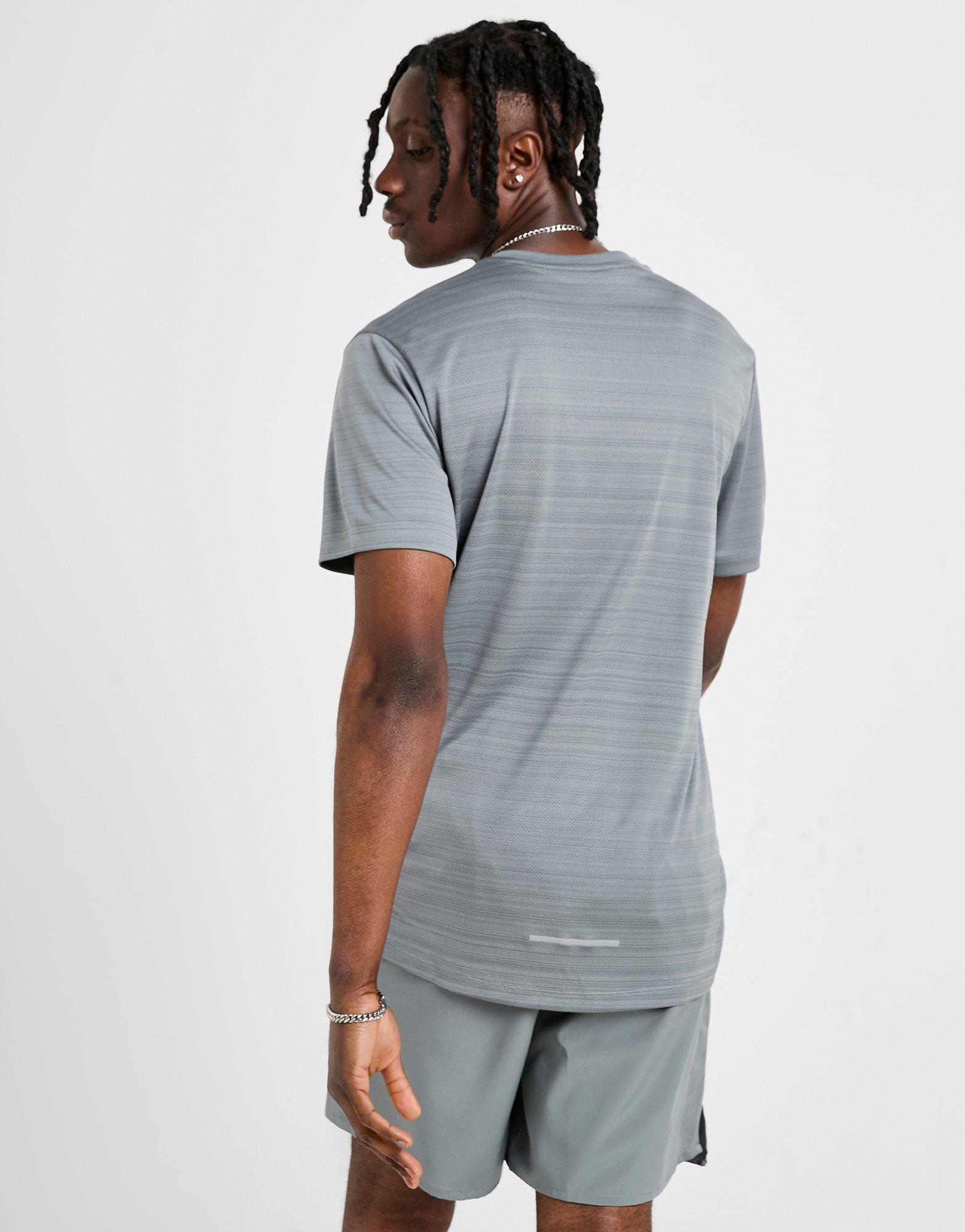 Pánske tričko NIKE TRIČKO M NK DF MILER SS FZ4782-065 Sivá