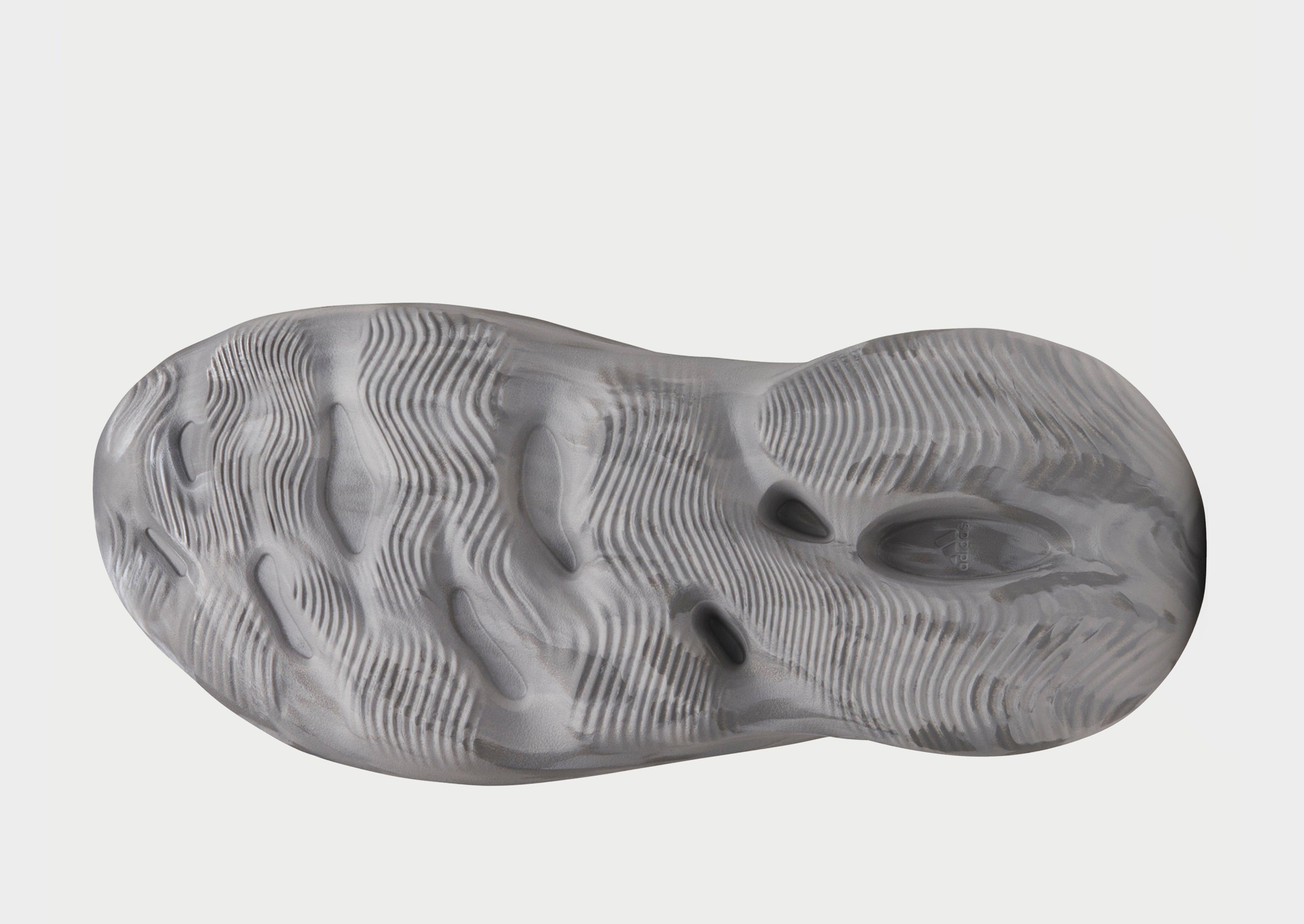 Šlepetės vyrams ADIDAS YZY FOAM RNR IE4931 Pilka