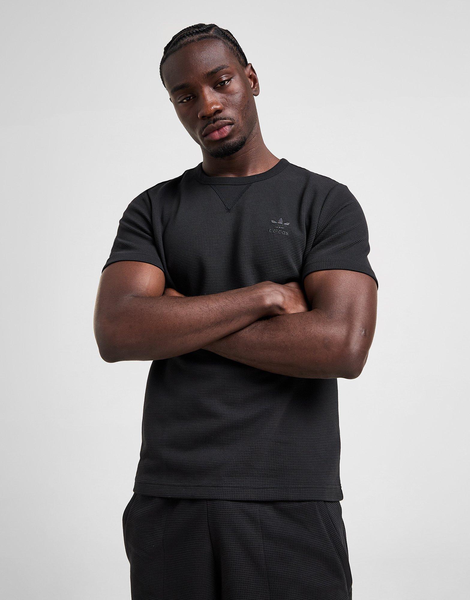 Pánske tričko ADIDAS TRIČKO TREFOIL ESSENTIALS WAFFLE TRIČKO IW5804 Černá