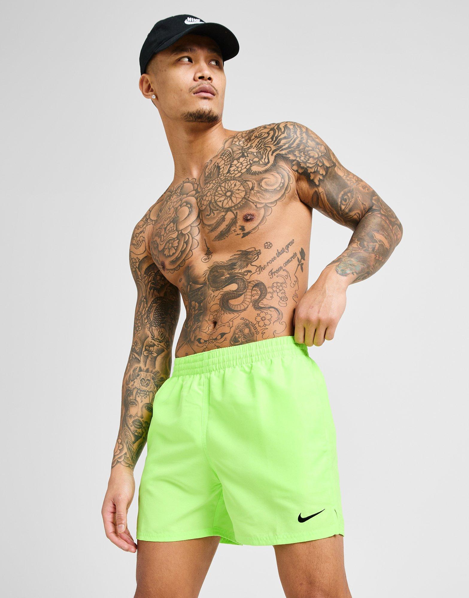 Pantaloni scurți pentru bărbați NIKE SWIM PANTALONI SCURȚI NIKE SWIM-PANTALONI   SCURȚI ESSE NESSF560387 Lime