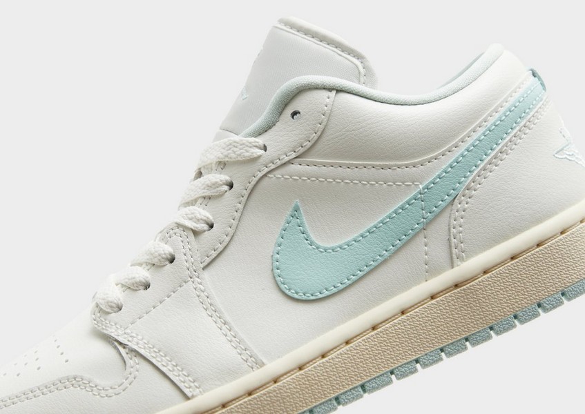 Wmns Air Jordan 1 Low