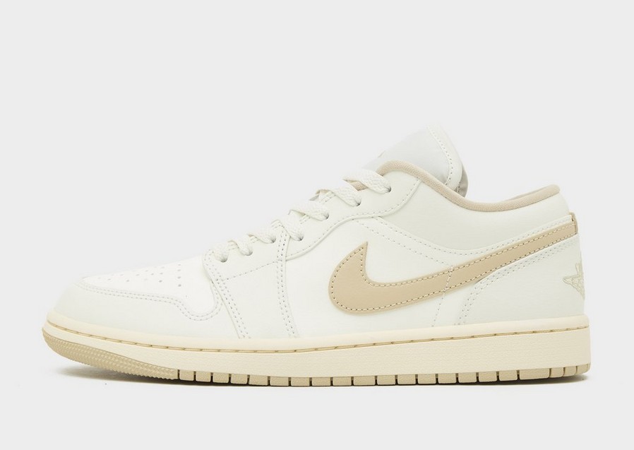 Adidași de damă WMNS AIR JORDAN 1 LOW  DC0774-112 Crem