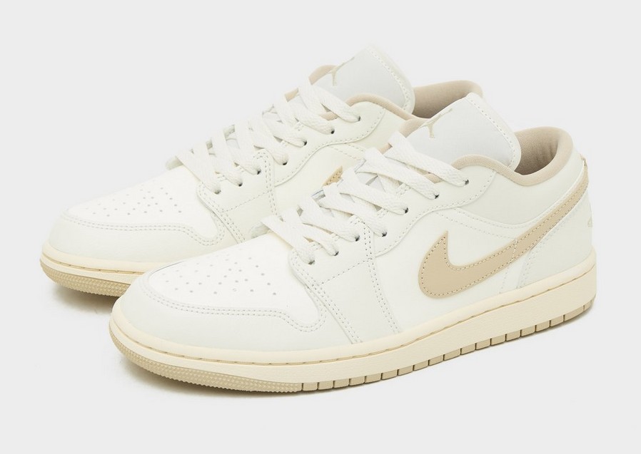 Adidași de damă WMNS AIR JORDAN 1 LOW  DC0774-112 Crem