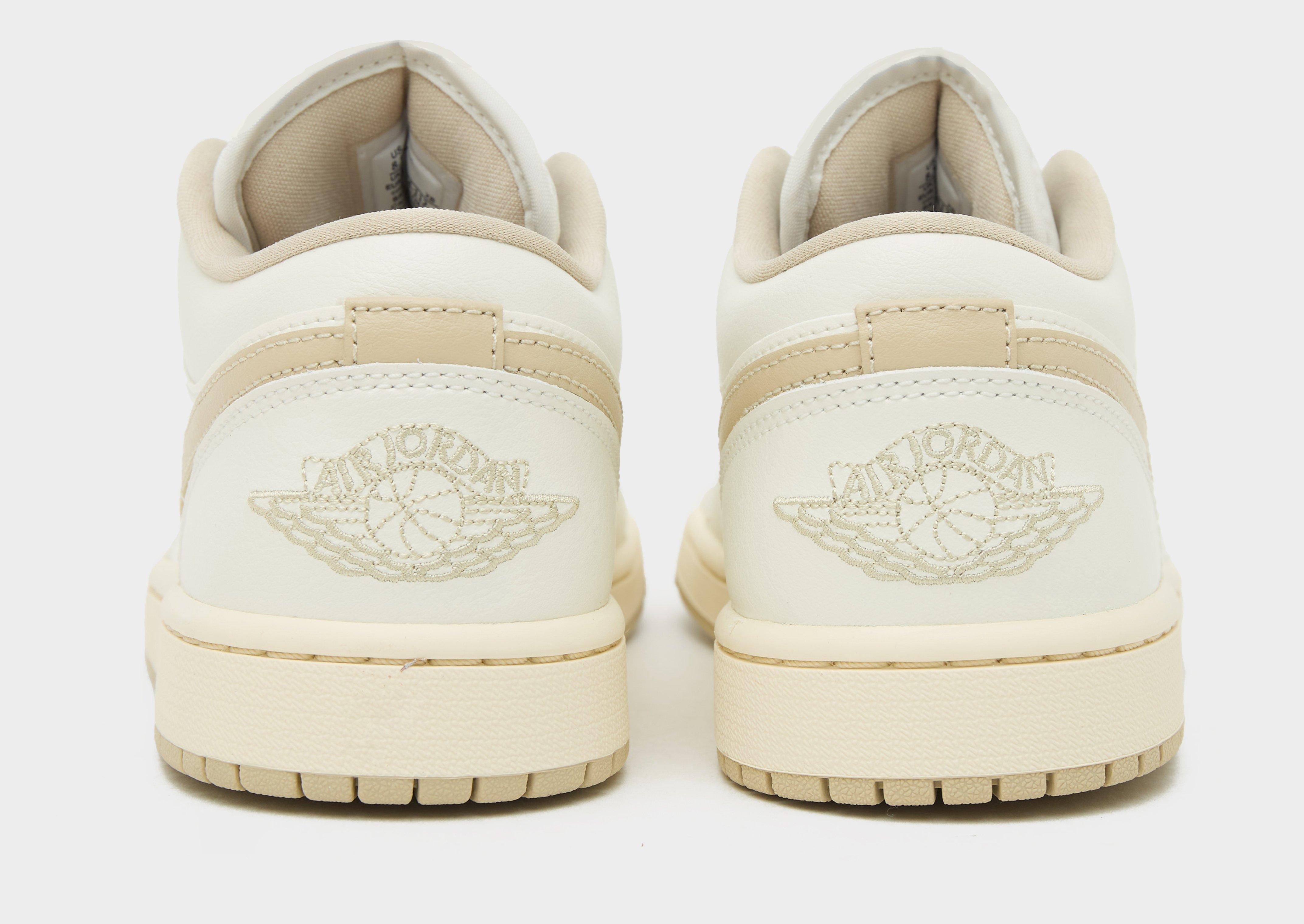 Dámske tenisky WMNS AIR JORDAN 1 LOW  DC0774-112 Béžová