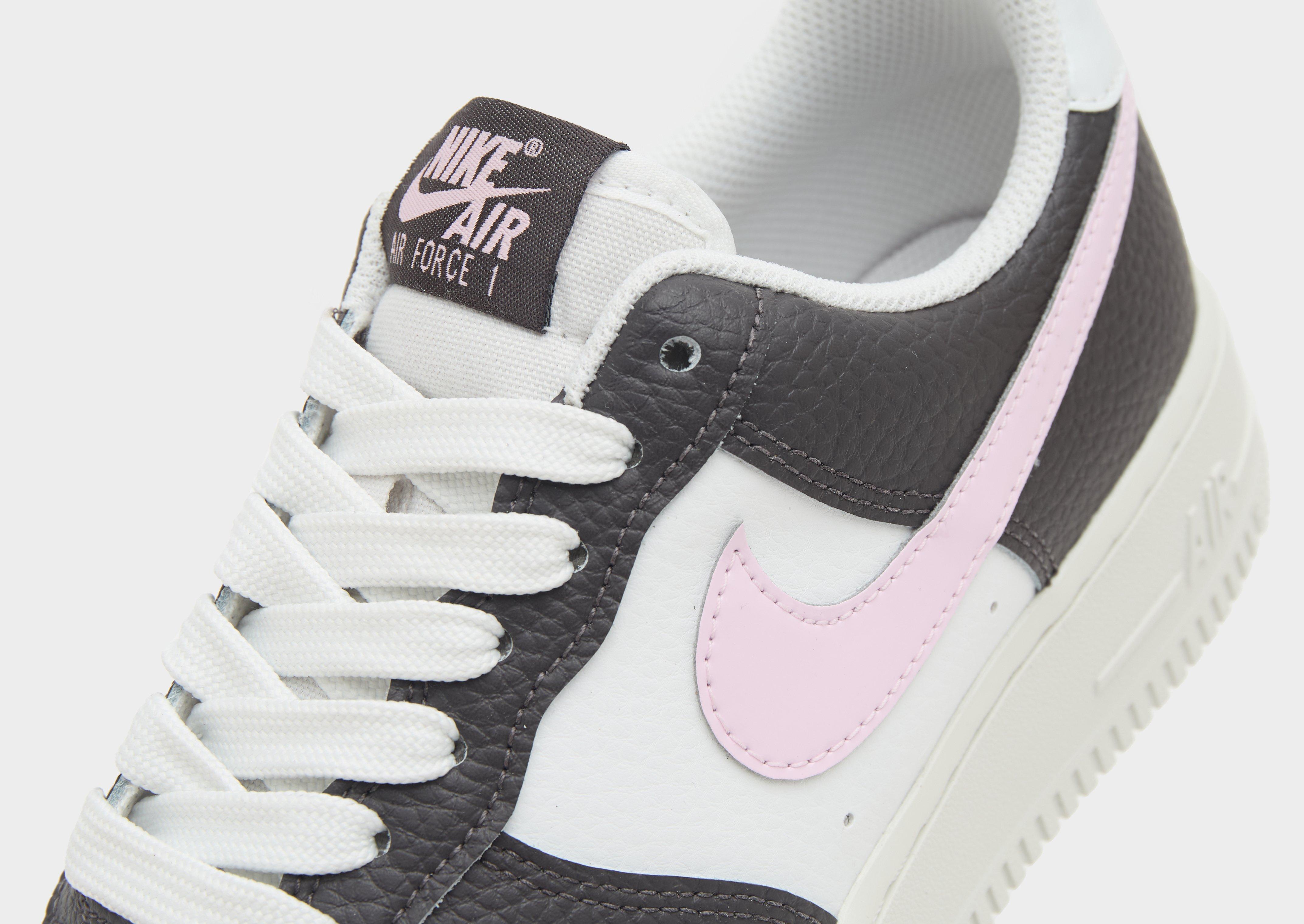 Női sneakers NIKE W AIR FORCE 1'07 IB7696-100 Színes